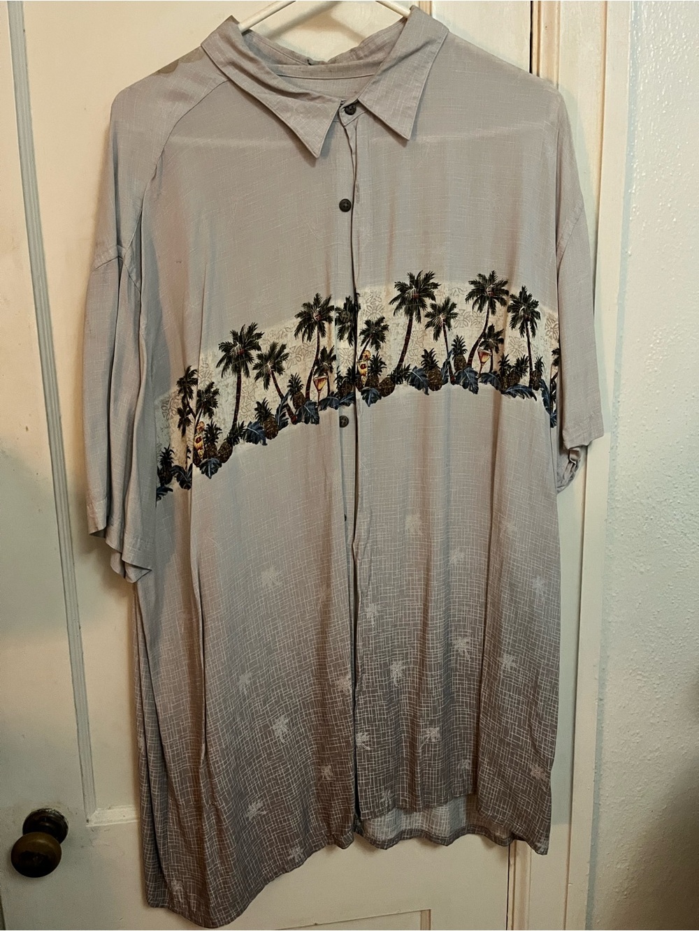 Men's Short-Sleeve Palm Tree Button-Up Shirt - Light Gray